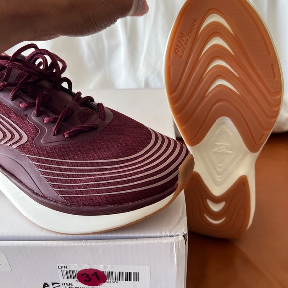 Athletic Propulsion Labs Men’s Sneaker - Picture 4 of 6